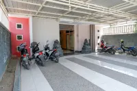 RedDoorz Near Gor Wisanggeni