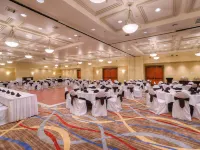 DoubleTree by Hilton Phoenix North Hotels near North Mountain