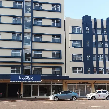 Bayside Suites Hotel Отели рядом с достопримечательностью «Компания Плейхаус»
