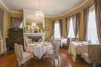 Burke Manor Inn & Pavilion Hotels in Elon
