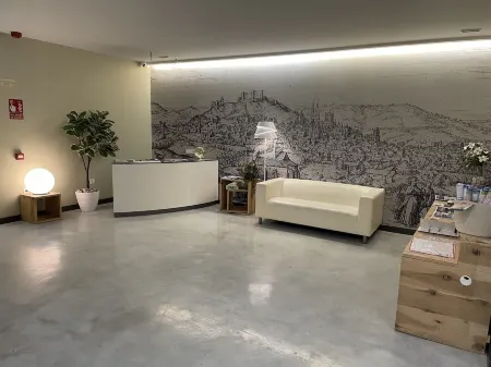 Aljama Burgos Отели рядом с достопримечательностью «Salón del Reino de los Testigos de Jehová»