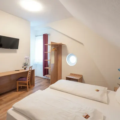Schwert Hotels near Soprema Headquarters
