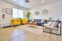 3 Bedroom With Stunning Yard Close to Horseshoe.