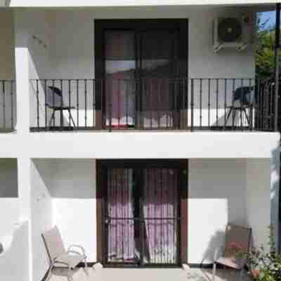 2-Bd Unit with Pool, 2 Blocks from Beach Hotel Exterior