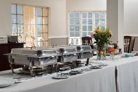 Mont d'Or Hotel Clarens Отели в г. Тхабо-Мофуцаньяна