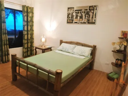 Carolina del Mar Отели в г. Samboan