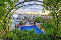 Jade Scene Hotel - Rooftop Pools