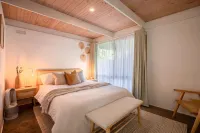 Sol Coastal Retreat - Outdoor Spa and Sauna Hotels in Rosebud