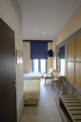 Alley Rooms