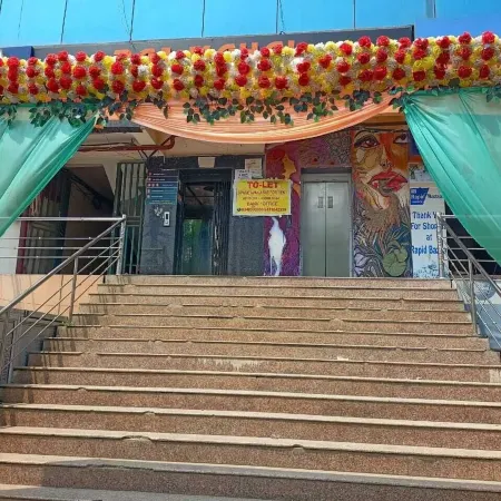 Raj Mahal Rooms & Banquet Hall