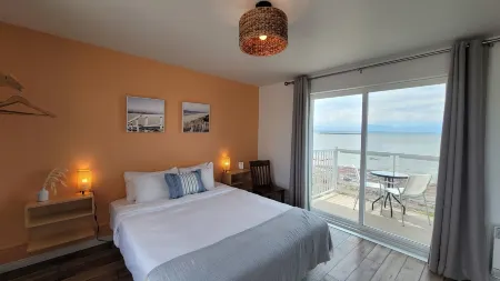 La Plage Motel Отели в г. Сен-Франсуа