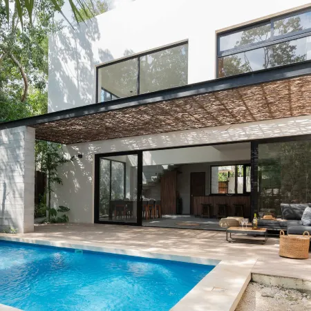 Twelve O’Clock Luxury Villas