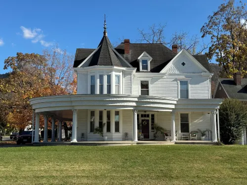Blue Ridge Abbey Bed & Breakfast