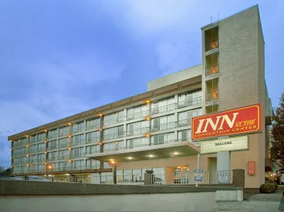 Inn at the Convention Center Hotels near Wahclella Falls