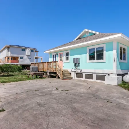 Dog Friendly Beachfront Condo, Direct Access to Beach by RedAwning