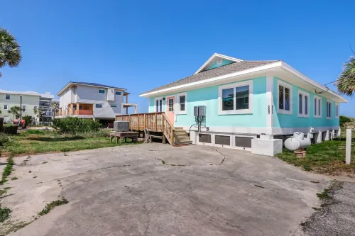 Dog Friendly Beachfront Condo, Direct Access to Beach by RedAwning