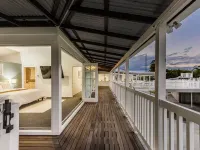 Hamptons White House