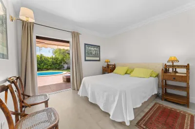 Bayside Evergreen House Serenity Oasis Garden Pool BBQ Hotels near Lanzorte