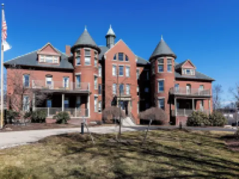 The Centennial Hotel Hotels in Concord