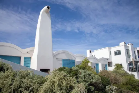 Paradys Oceanfront Submarine-style Holiday Home in Langebaan