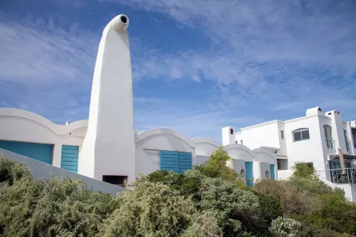 Paradys Oceanfront Submarine-style Holiday Home in Langebaan