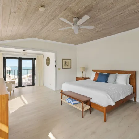 Romora Bay Resort & Marina