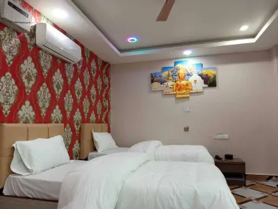Hotel Dev Inn فنادق في 