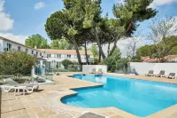 Artemia Aigues-Mortes - Hotel Avec Piscine - ที่มีสระว่ายน้ำ