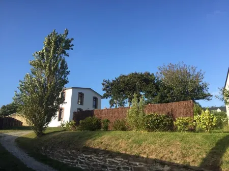 Chambre d'hôtes Porsmilin Отели в г. Ламполь-Плуарзель