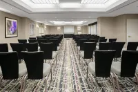 La Quinta Inn & Suites by Wyndham DFW Airport South / Irving