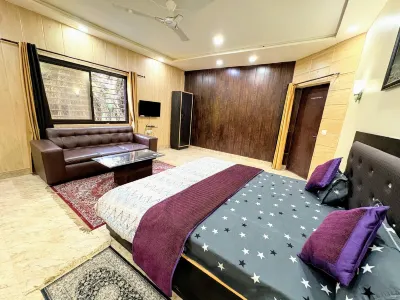 Su- Koon Homestay Hoteller i Khairati Tola