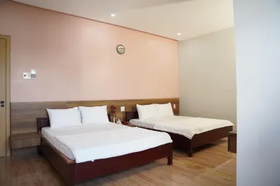 KHACH SAN DE VUONG Hotels near Cao Dai Temple of Sadec