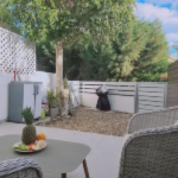 29 LIM - Downtown Retreat