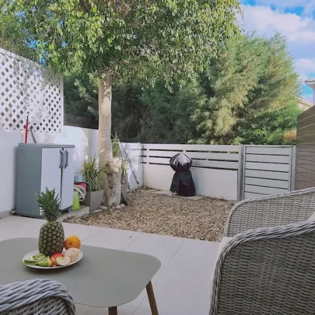 29 LIM - Downtown Retreat