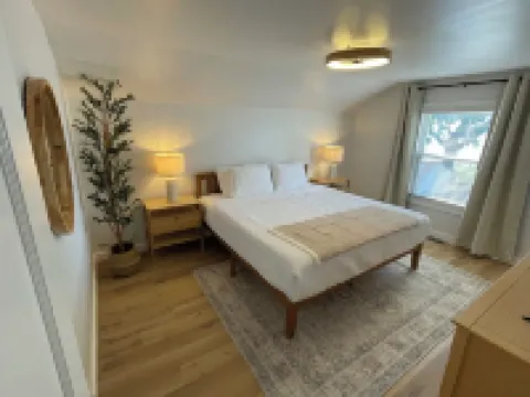 Fall Fun on the Lake - 180 Degree Views