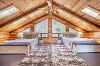 Mountain Retreat with Stunning views, 7 Priv Acres, Sauna, Hot Tub, and Gameroom