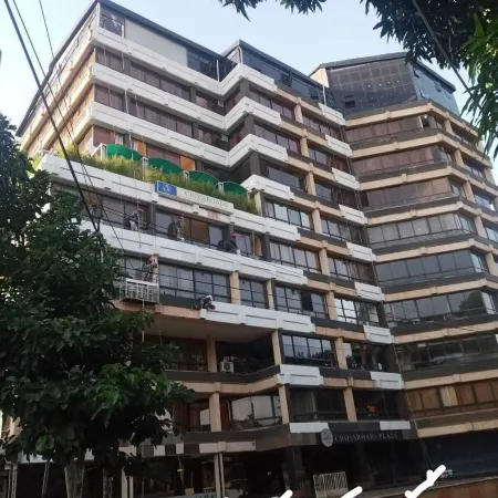 The Crossroads Hotel, Westlands Отели рядом с достопримечательностью «Уэстлендс»