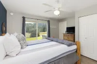 New listing! Recently updated chalet in Big Sky. Hot tub & close to town center! Hotels in Big Sky