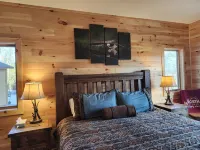 Eagles Bluff 6 Br Lakefront Cabin on 20 Acres