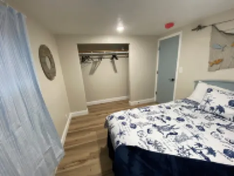 Cozy updated one bedroom cottage on shawano lake