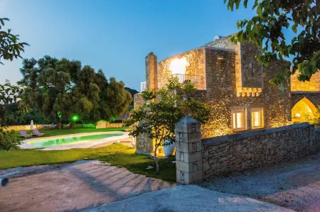 HEM Borta Villa - Next to Platanias, 2Min from Beach