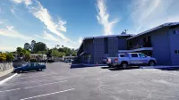 SeaSide Inn & Suites - Parking