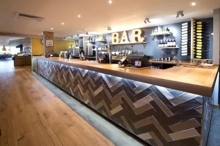 Premier Inn London Uxbridge Отели в г. Аксбридж