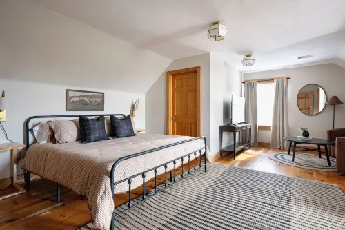 The Blackburn Grand Cabin