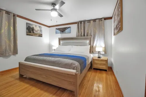 Beautiful Home in Buffalo near Airport with AC, WiFi, 3King Beds & Free Parking