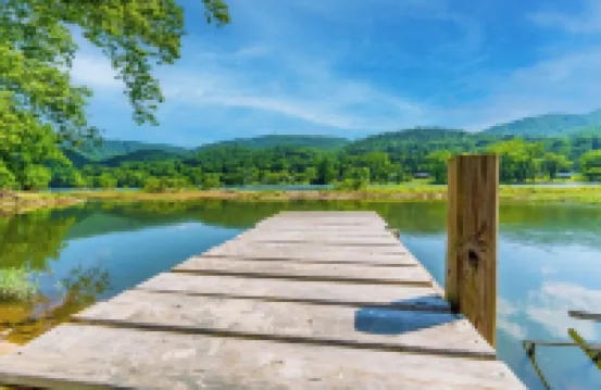 Enjoy Relaxing at Riverfront Property 4 miles from Sandstone Falls!