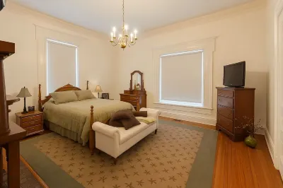 Cozy 1-bedroom with AC and WiFi in charming Shelbyville