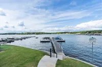 New, Modern, Cozy Lakeside Cottage. Pet friendly!