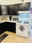 Charming and spacious 3-bedroom townhome with WiFi and amenities in Gary