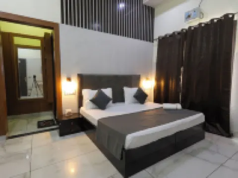Sapphire Hotel & Banquet Hotels in Jind
